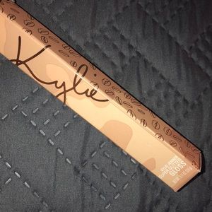 Kylie Cosmetics lip gloss